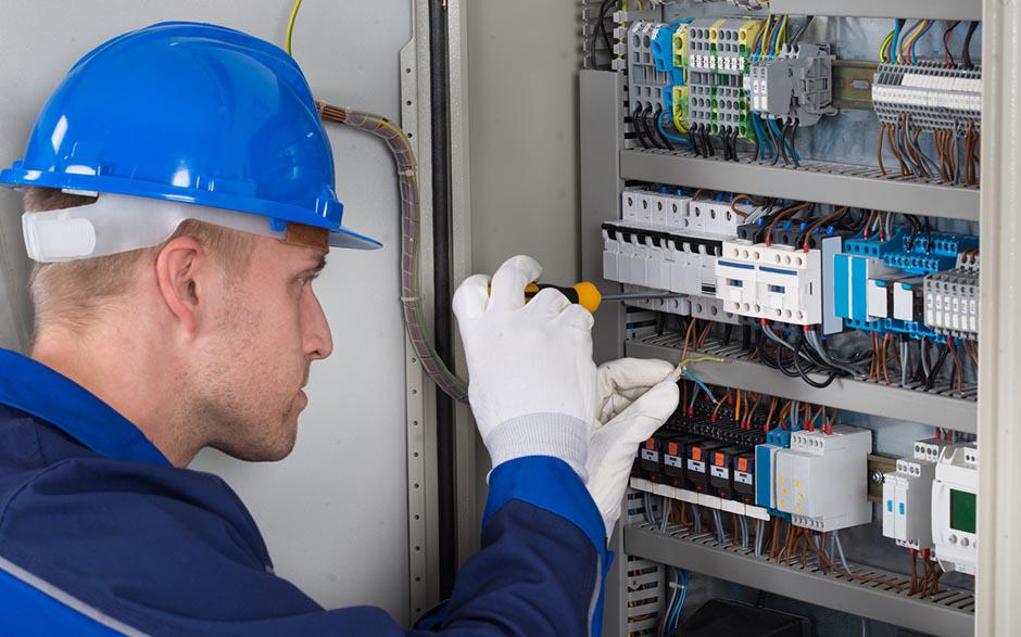 je recherche un électricien Gargenville